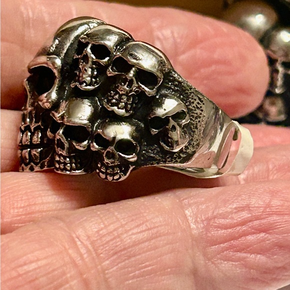 Men's or Ladies Multi Skull Ring Stainless Steel Sz 8 - Picture 1 of 6